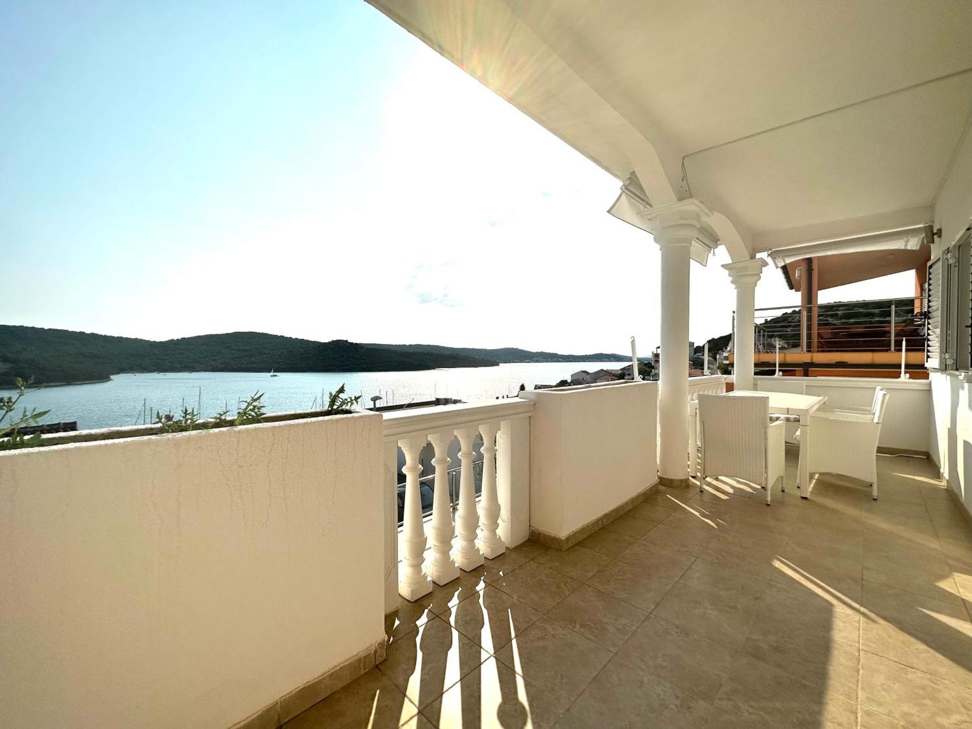 Villa Perla Тисно Екстер'єр фото